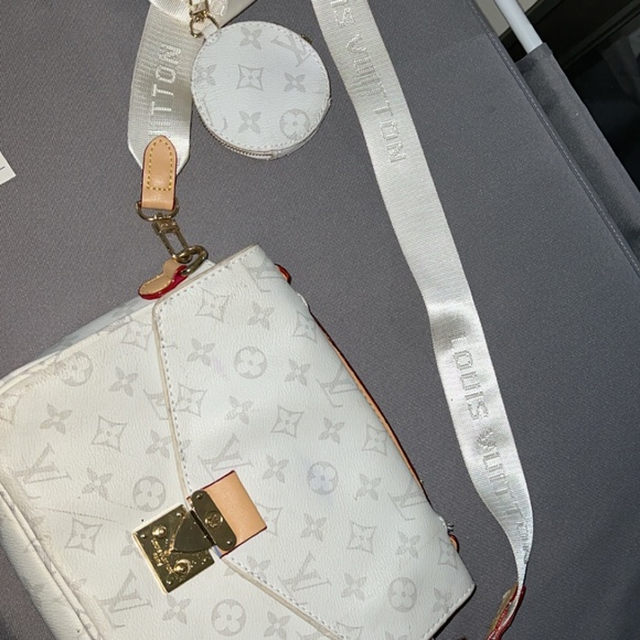 White Monogram Inspired By Louis Vuittin Crossbody Bag w/ Strap & Coin Pouch - Picture 3 of 13